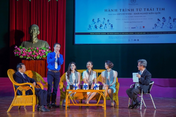 TS Lê Doãn Hợp: Vẫn là mù chữ nếu biết chữ mà không chịu đọc sách