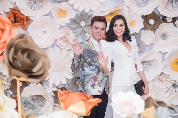 Nữ Hoàng Sắc đẹp Trần Huyền Nhung giản dị tham dự Thanks Party của Hoa hậu Hoàng Lan