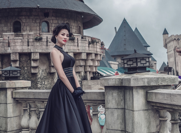 Nữ Hoàng sắc đẹp Trần Huyền Nhung hoá “công nương Paris” trong gam màu huyền diệu của NTK Tuấn Hải