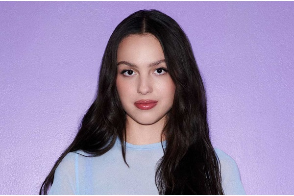 ‘Ca khúc hay nhất năm’ thuộc về ca sĩ sinh năm 2003 – Olivia Rodrigo