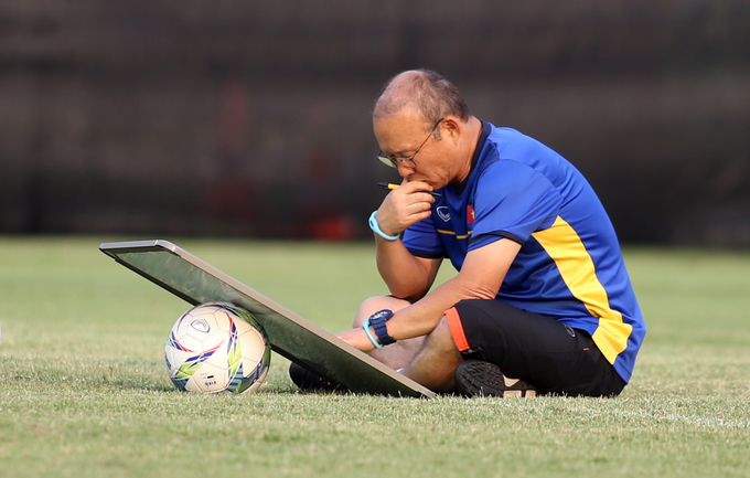 Việt Nam vào tứ kết ASIAD 2018, thầy Park viết sử bằng chữ Tâm