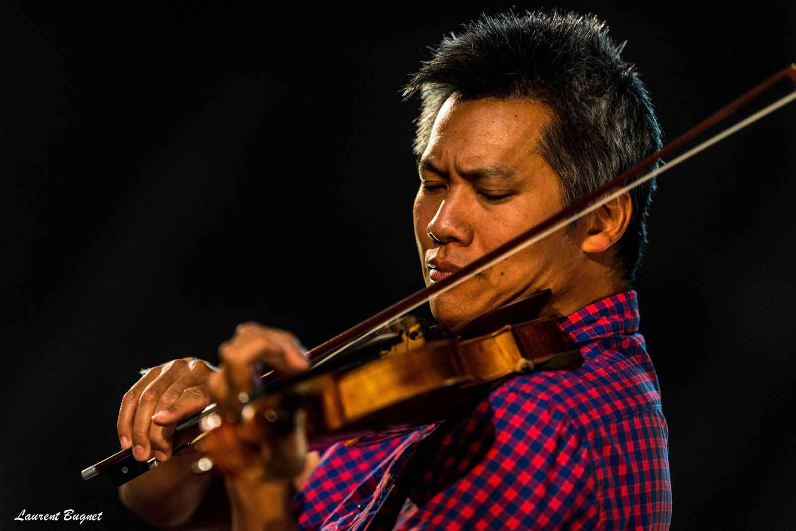 Nghệ sĩ Violin Phạm Vinh có dịp về nước biểu diễn trong đêm nhạc này