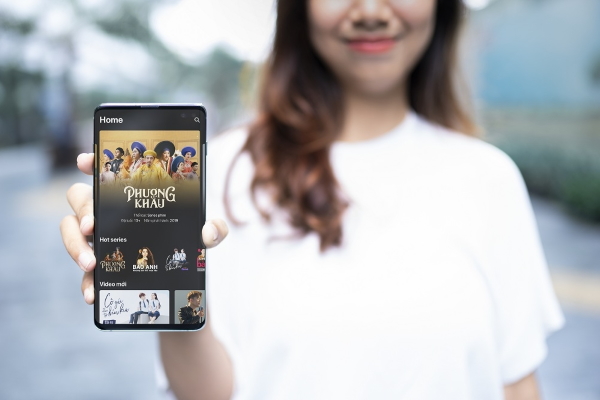 ‘Phượng Khấu’ nghẽn mạng khi lên sóng