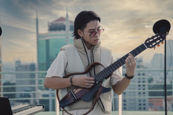 Suboi, JustaTee và Karik ‘gật gù’ khi nghe ‘nhạc không gian’ của 2PILLZ