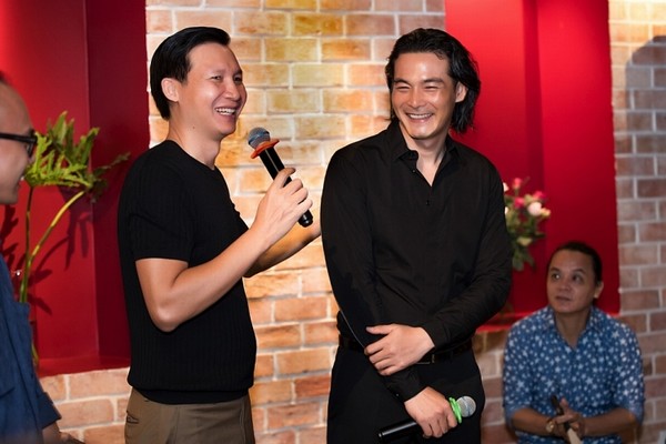 Quách Ngọc Ngoan ăn mừng danh hiệu Quán quân ‘Tình Bolero 2020’ 