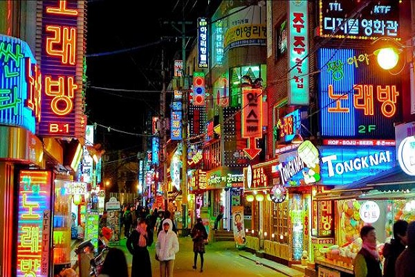 Quán karaoke ở các nước châu Á hết thời