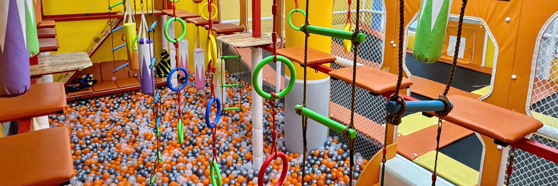 Ngày 10.4 – Ngày Anh – Chị – Em thế giới: Gìn Giữ Tình Thân Trong Văn Hóa Việt