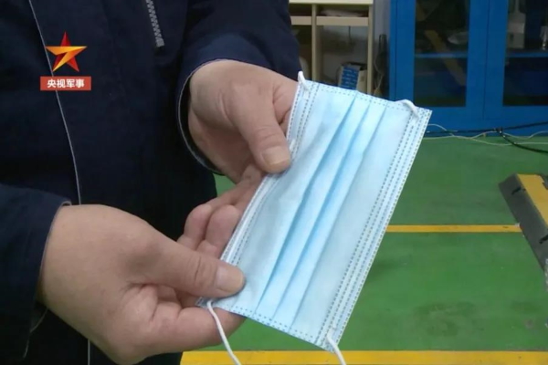 Dùng công nghệ sản xuất máy bay chiến đấu để làm… khẩu trang