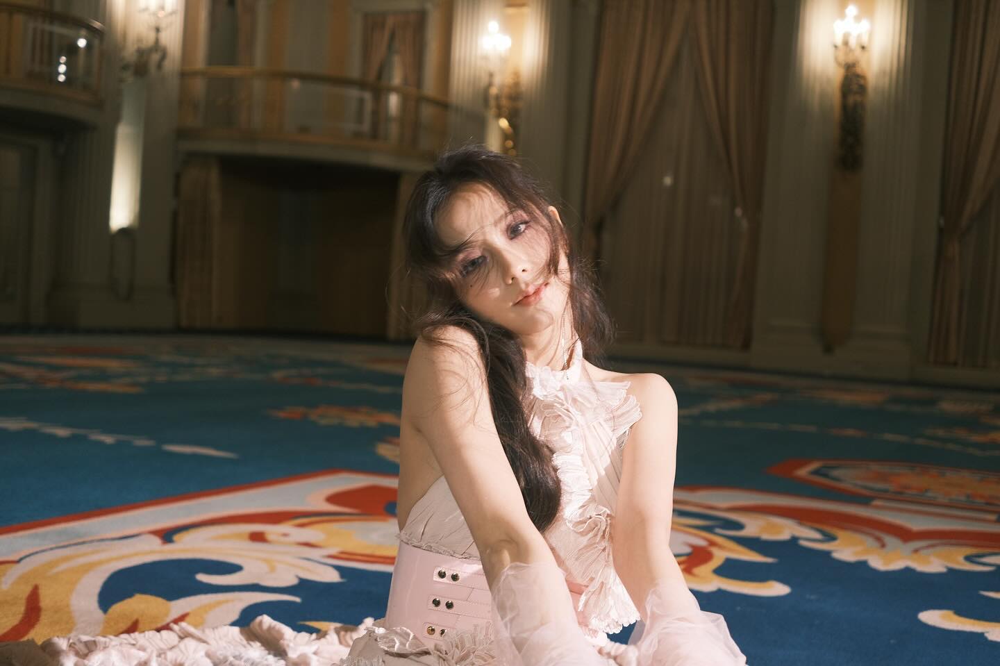 Jisoo đang chuẩn bị dự án âm nhạc solo ngay sau kết thúc dự án phim