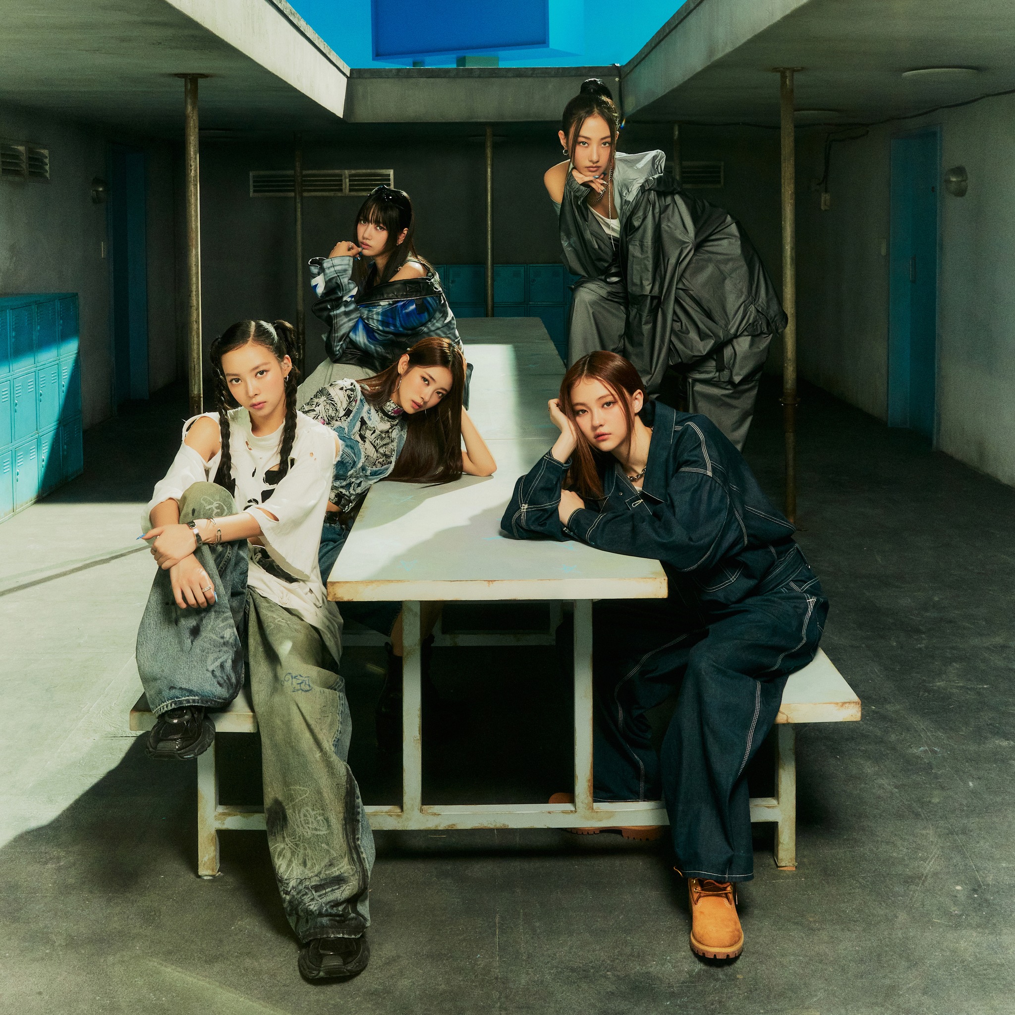 Tân binh MEOVV hé lộ tracklist sau MV debut gây thất vọng cho khán giả