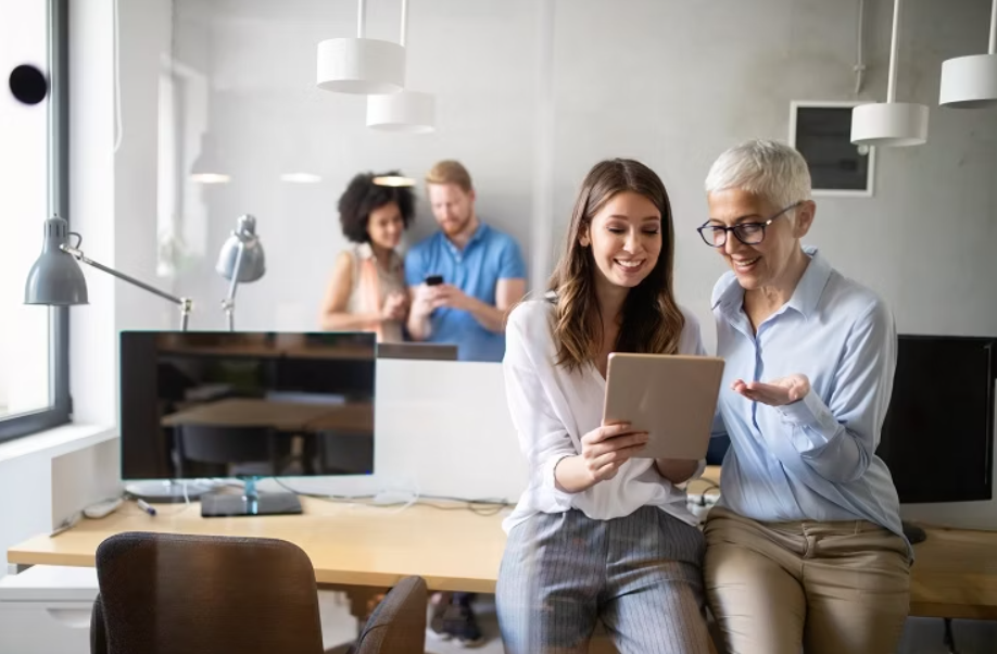 Thế hệ X và Gen Z: Thu hẹp khoảng cách có dễ không