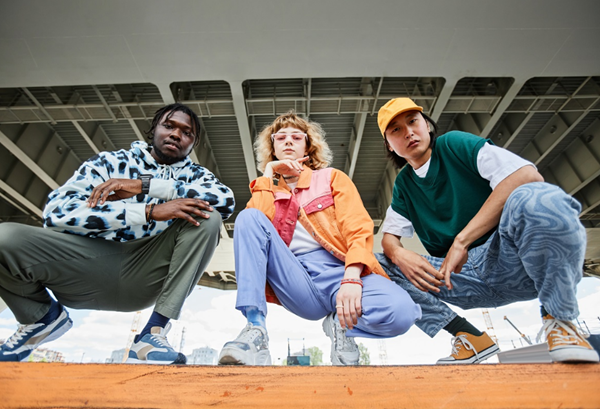 Những phụ kiện chính của phong cách thời trang đường phố