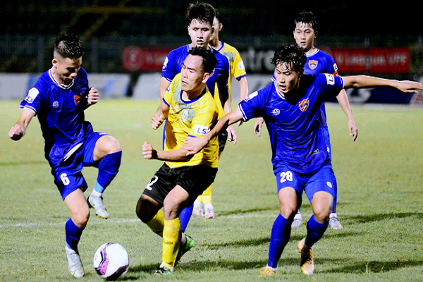 Giải quyết được nợ nần, CLB Cần Thơ thi đấu ‘thăng hoa’ và trụ hạng sớm trước 3 vòng đấu