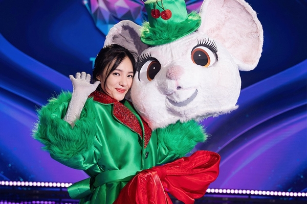 Sở hữu ’50 cái cổ họng’, Nhật Thủy gây tiếc nuối khi lộ diện sau lớp mascot Chuột Cherry