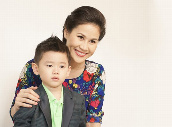 Thân Thuý Hà trải lòng chuyện bị con trai phản đối đi thêm bước nữa