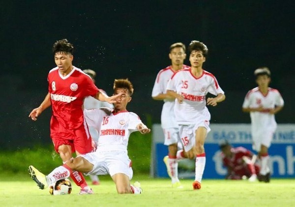 Hai ứng viên bất phân thắng bại trong ngày khai mạc giải U.19 Quốc gia