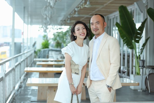 9 năm bên nhau, Thu Trang – Tiến Luật vẫn yêu đương ngọt ngào như thuở ban đầu