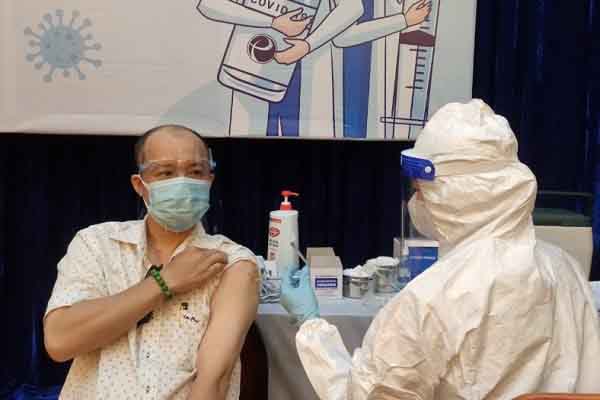 TP.HCM huy động tối đa lực lượng, tiêm vắc xin cho tất cả các trường hợp từ 18 tuổi trở lên