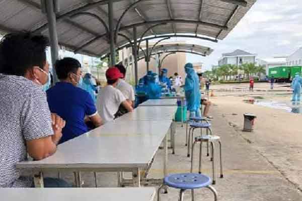 Bùng dịch trong công ty ‘3 tại chỗ’, Tiền Giang tạm dừng hoạt động doanh nghiệp trong các khu, cụm công nghiệp