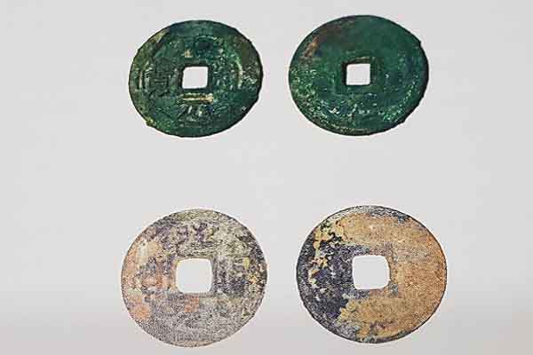 Những chuyện kỳ thú đồng tiền Việt Nam: Tiền giấy ‘không yêu dân’ của Hồ Quý Ly