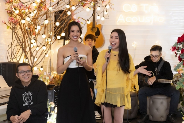 Đam mê ca hát, Trà Ngọc Hằng mở hẳn phòng trà acoustic tại nhà