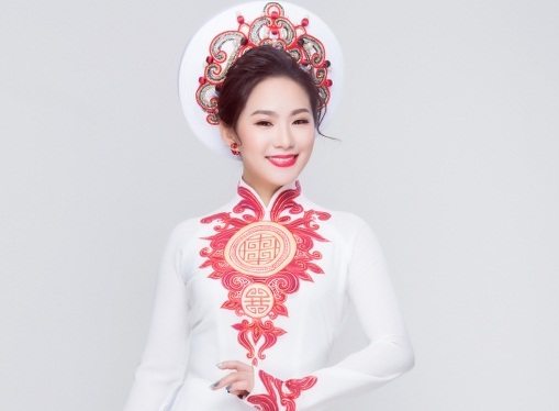 Lương Bích Hữu hóa cô dâu khi diện áo dài cưới