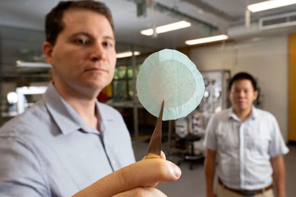 Vật liệu khẩu trang từ bã mía chặn được virus, thân thiện với môi trường