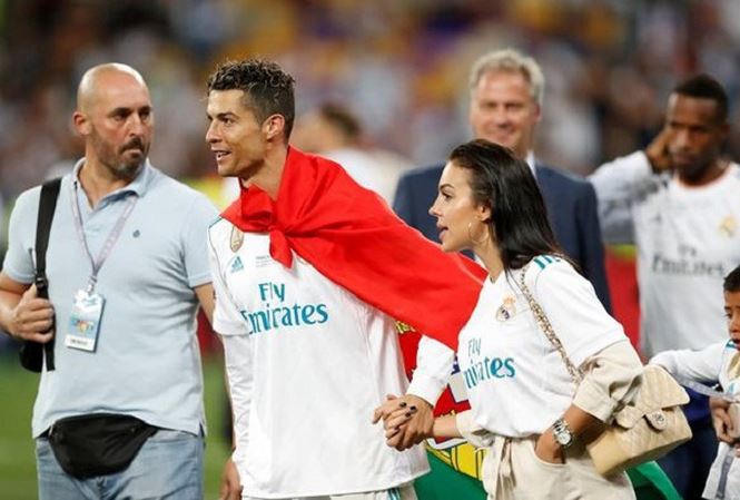 Ronaldo thuê võ sĩ đấu bò làm vệ sĩ tại World Cup 2018