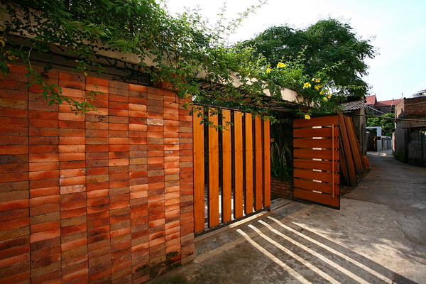 Ngôi nhà về ngoại ô của gia đình trẻ