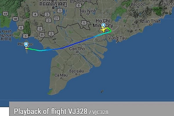 Máy bay VietJet bục lốp sau khi hạ cánh ở Tân Sơn Nhất