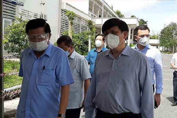 Vĩnh Long ưu tiên đón người già, trẻ em về quê, Cần Thơ có trung tâm hồi sức tích cực 500 giường