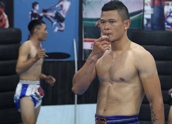 Xuất hiện cao thủ Việt Nam thách đấu Flores: Chấp cả hai chân