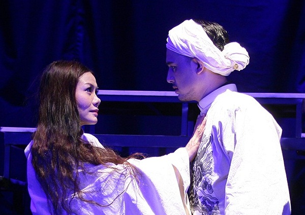 Kịch ‘Yêu là thoát tội’: Nỗi cô đơn của mỗi phận người