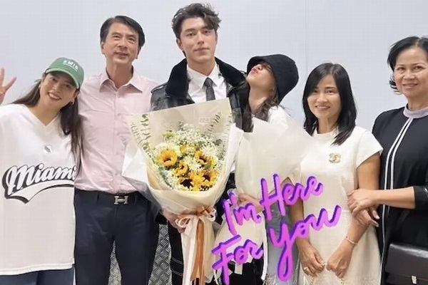 Cặp sao ‘Yêu nhầm bạn thân’ khoe khoảnh khắc hạnh phúc cùng gia đình