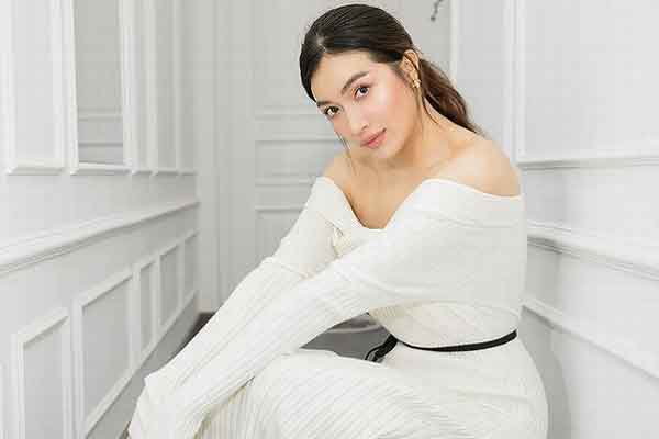 Nhan sắc rạng rỡ của Á hậu Lệ Hằng 