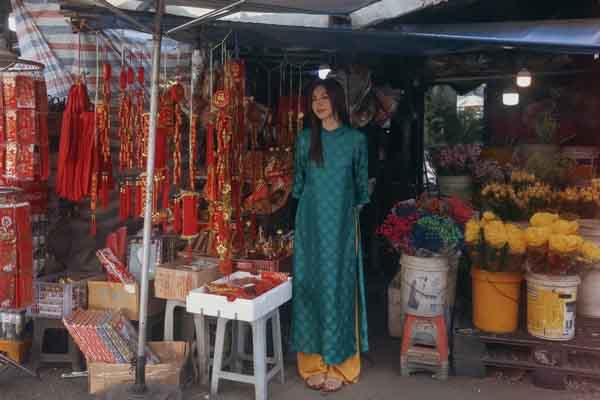 Ngắm trọn vẻ nền nã của Hoa hậu Thùy Tiên