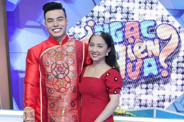 Vợ Bảo Lâm xuất hiện xinh đẹp bên chồng, chuẩn bị ghi hình Tết 2020