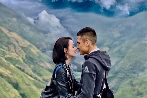 Vợ chồng Tâm Tít chinh phục ‘đại dương mây’ Tà Xùa
