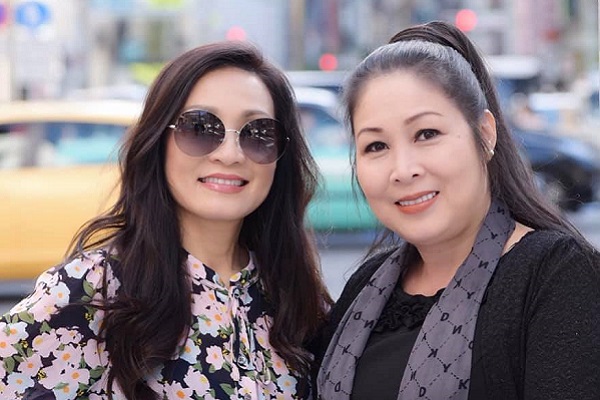 Ngưỡng mộ với tình bạn của nghệ sĩ Hồng Đào và NSND Hồng Vân