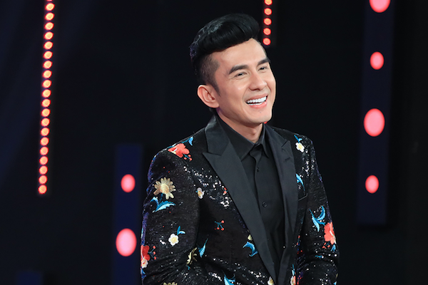 Bị khán giả chê về mái tóc ‘củ hành cuốn lô’, Đan Trường phản ứng ra sao?