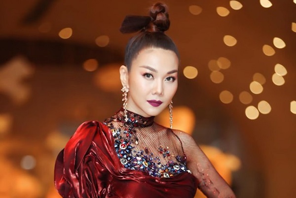 Thanh Hằng cuốn hút người đối diện bằng vẻ sắc sảo, mặn mà