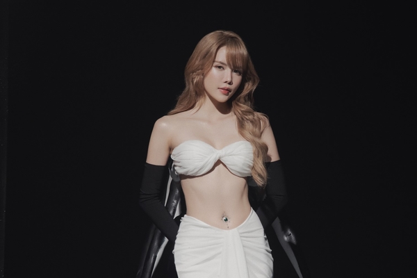 Thiều Bảo Trâm tiết lộ bí quyết để có body như ‘tạc tượng’