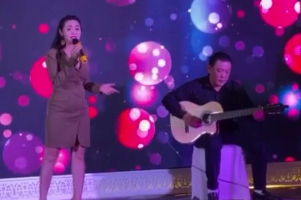 Ca sĩ Lê Anh hát ca khúc mới trong ngày Nhà báo Việt Nam