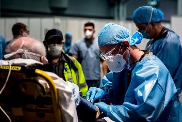 Dùng vải gì để khẩu trang y tế may tại nhà, chất lượng ngang với mặt nạ N95?