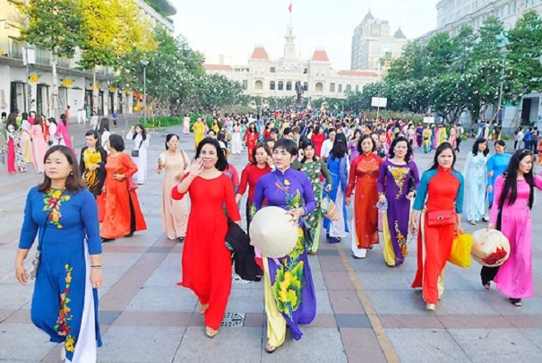 Lễ hội Áo dài TP.HCM 2019 với thông điệp ‘Tôi yêu áo dài Việt Nam’.