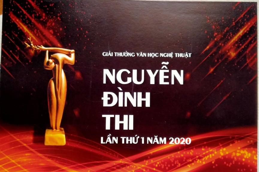 Thơ trong ánh chớp tự do, trên đỉnh hạn giới