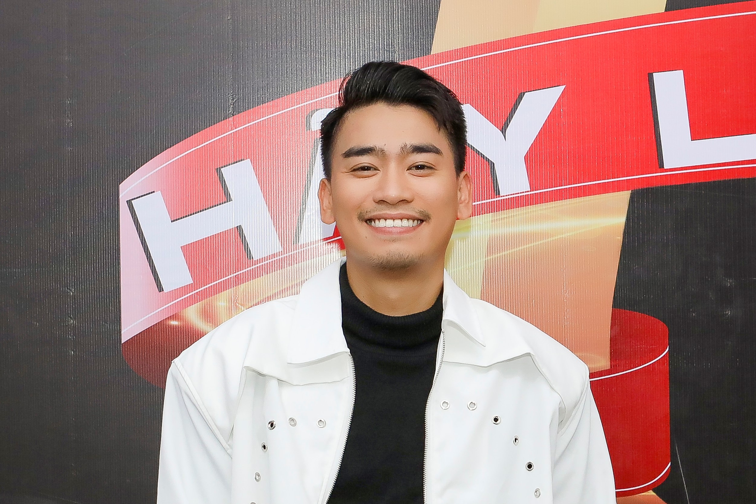 Vừa đóng ‘Lật mặt 6’, Trần Kim Hải ‘ẵm’ luôn giải quán quân ‘Hãy là số 1’