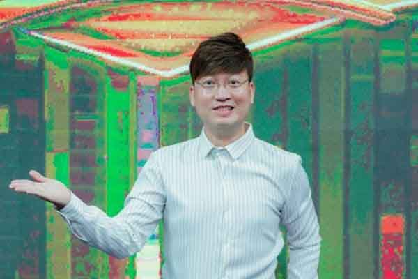 Sỹ Luân từng bị mười ngàn khán giả thở dài khi lần đầu xuất hiện