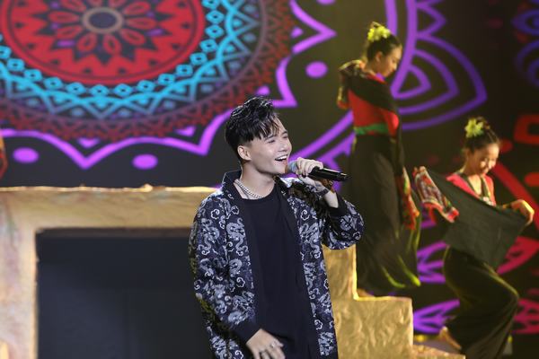 ‘Sao Tìm Sao’: Thiện Ân xuất sắc nhận ‘điểm 10 không có nhưng’ từ ‘Thỏi socola biết hát’