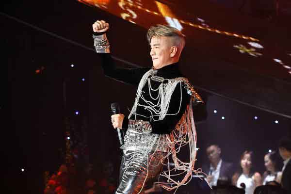 Đàm Vĩnh Hưng tiếp tục mang live concert tiền tỷ về Hạ Long